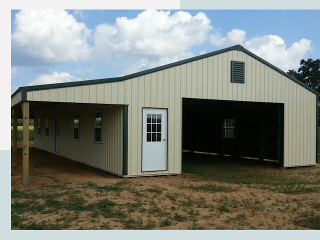 Строительство конюшен в Сосновоборске